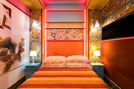 One-Bedroom Apartment with Terrace