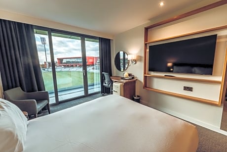 Deluxe King Room with Stadium View