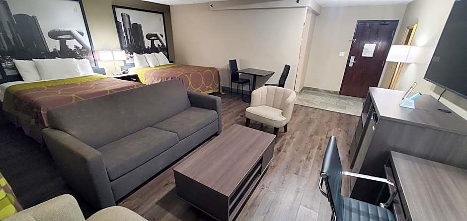 Super 8 by Wyndham Sterling Heights/Detroit Area