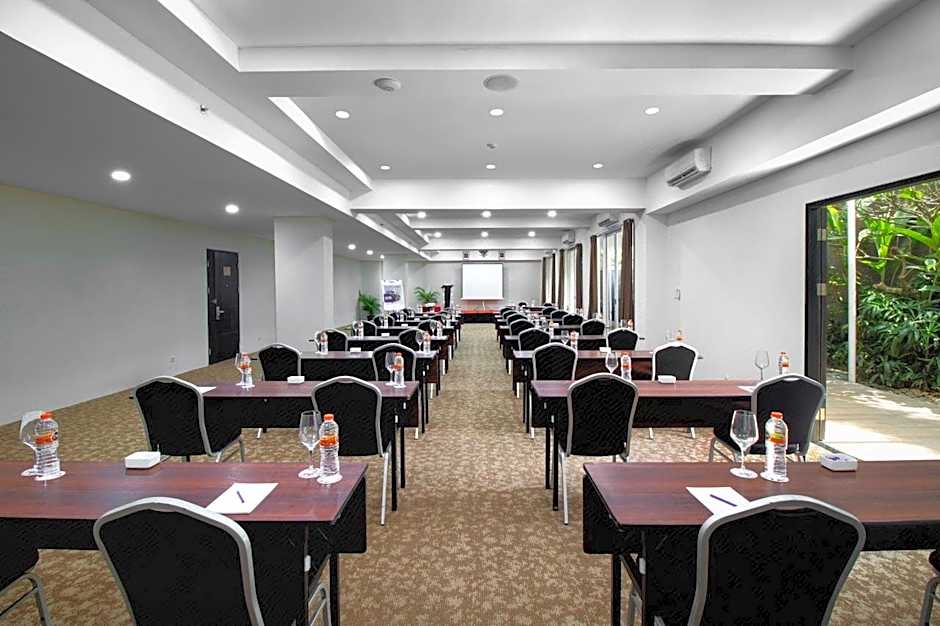 FOX Hotel Jimbaran Beach