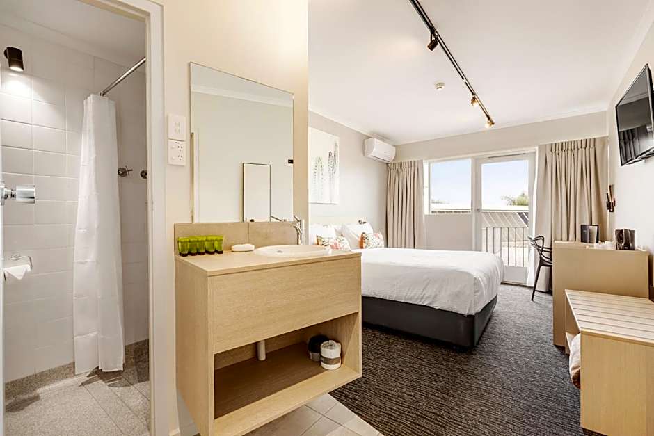 Nightcap at Findon Hotel