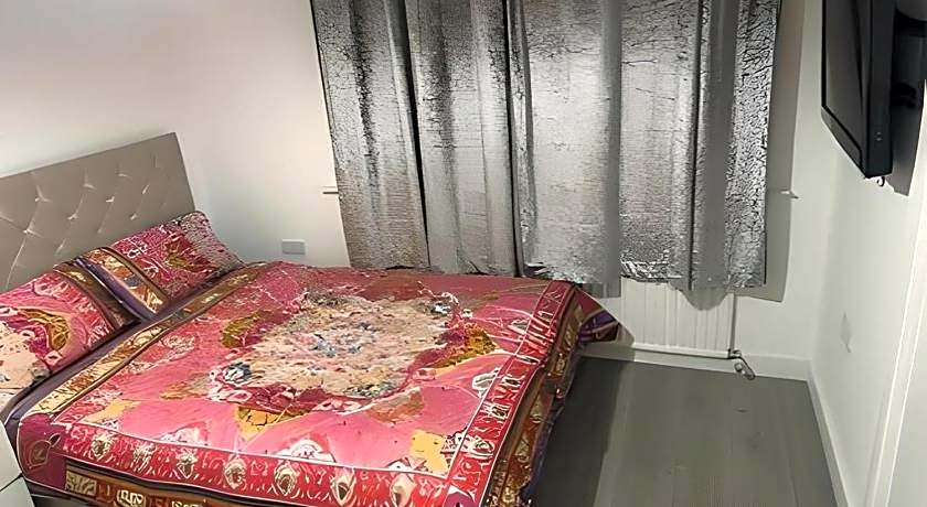 Stay Inn Aberdeen, Ferry terminal