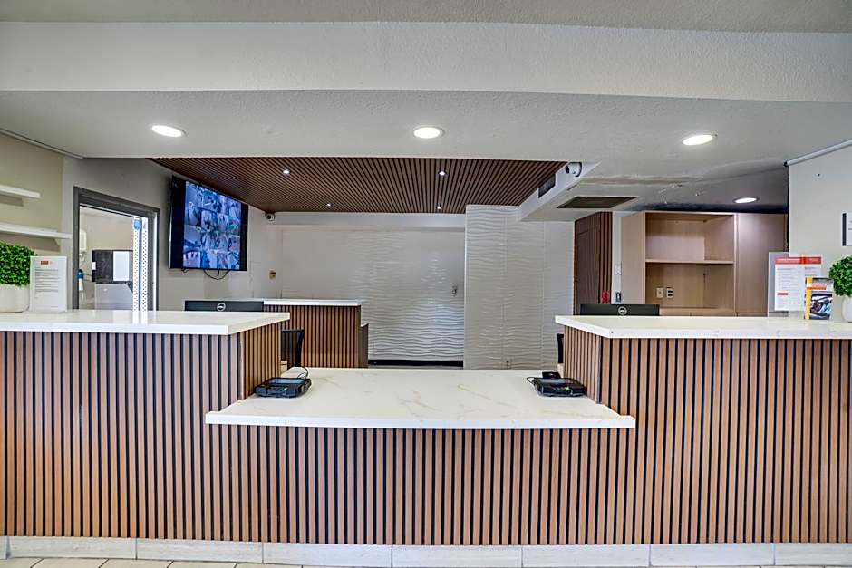 Econo Lodge Stockton near I-5 Fairgrounds