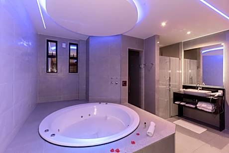 Suite with Spa Bath