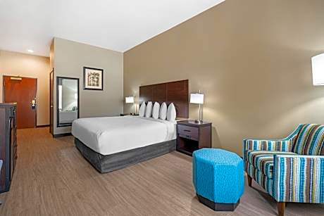 King Room with Bath Tub - Mobility Accessible/Non-Smoking
