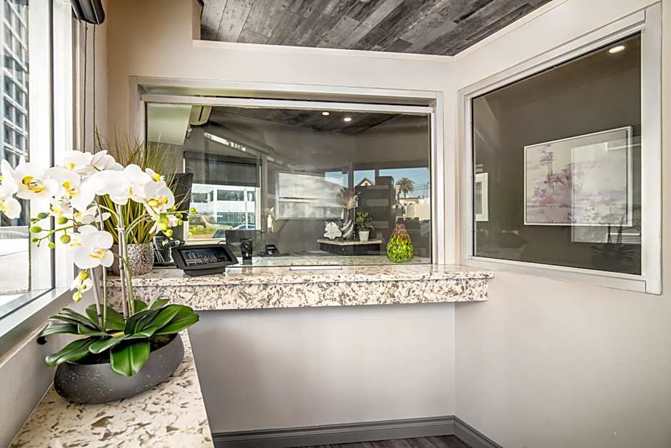 Inn at 50 Long Beach Convention Center