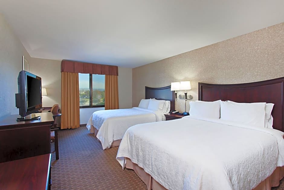 Hampton Inn & Suites Oakland Airport-Alameda
