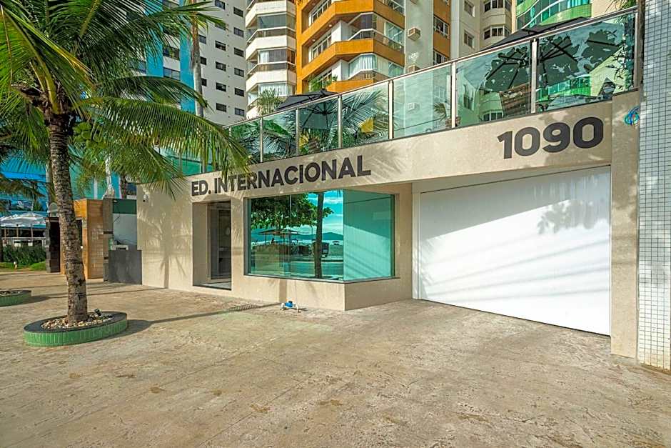 ITNC104 - Avenida Atlântica com 3Q e churrasqueira