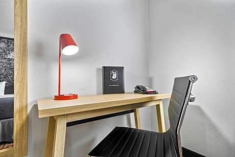 King Room - Non-Smoking