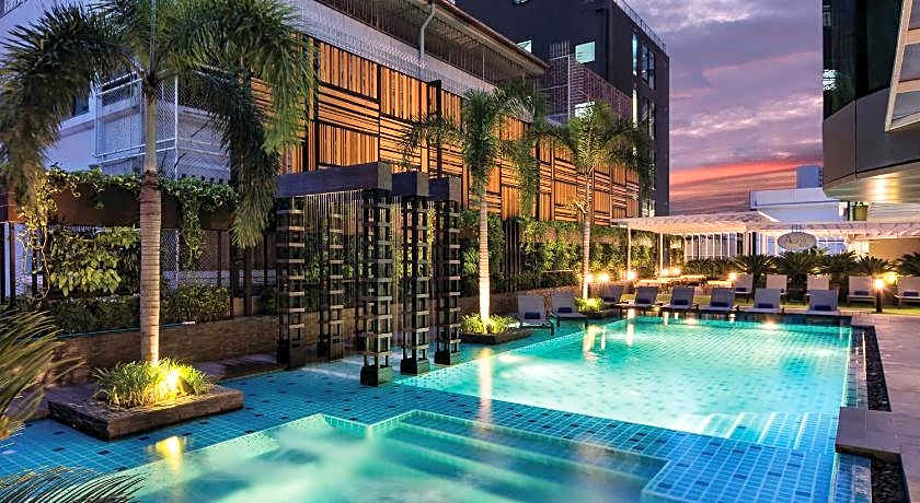 Solitaire Bangkok Sukhumvit 11