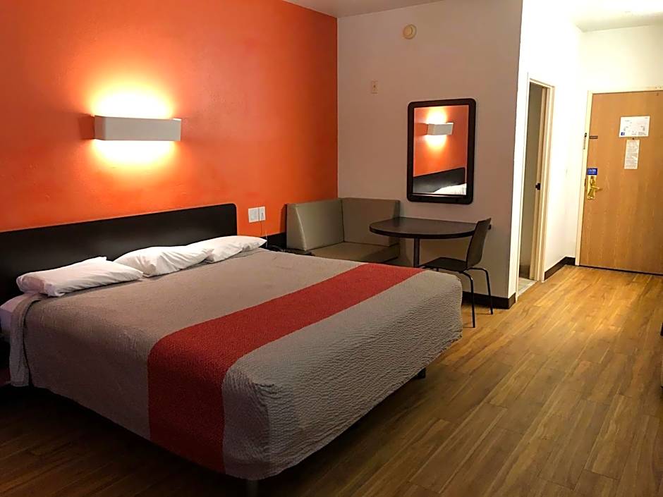 Motel 6-Woodway, TX