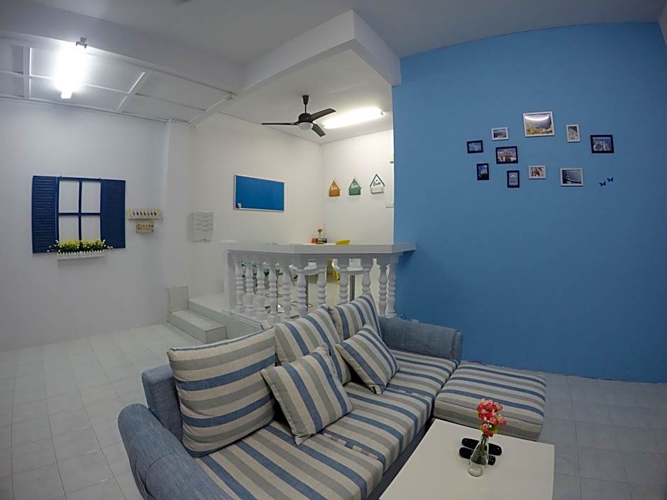 Little Blue House Kemaman Guesthouse