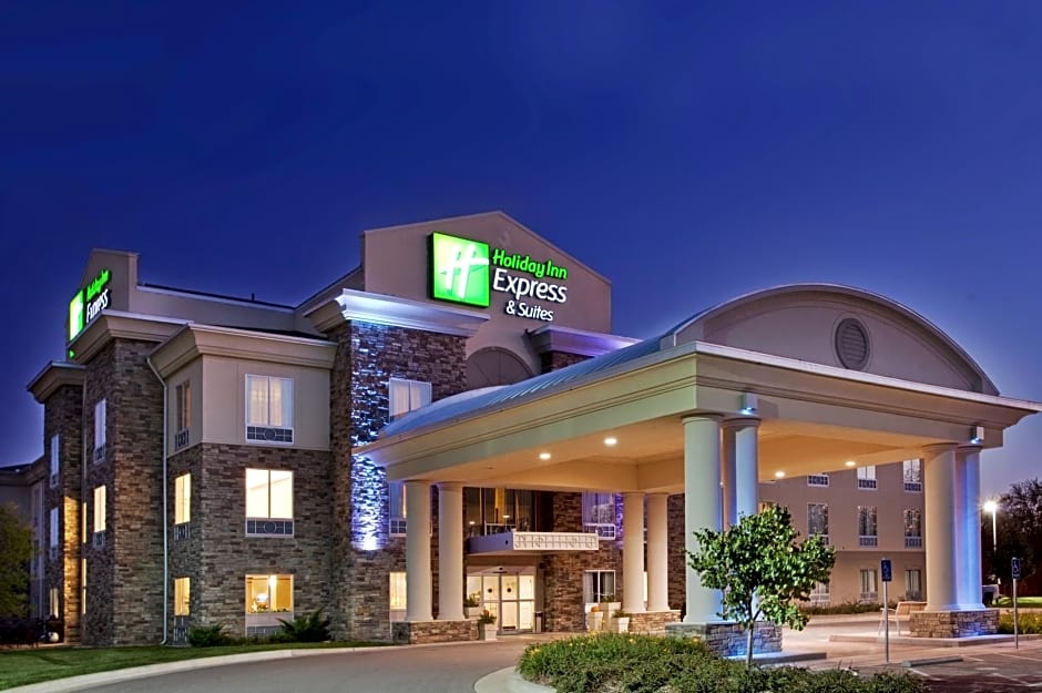 Holiday Inn Express & Suites East Wichita I-35 Andover, an IHG Hotel