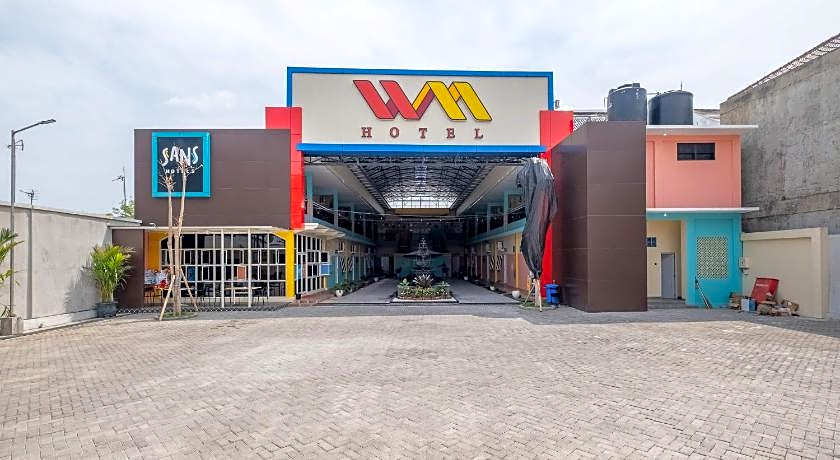 Sans WM Hotel Blitar