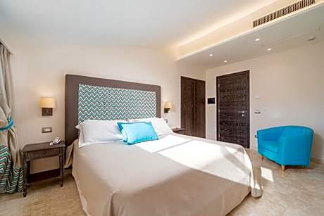 Prestige Double Room with Partial Sea View