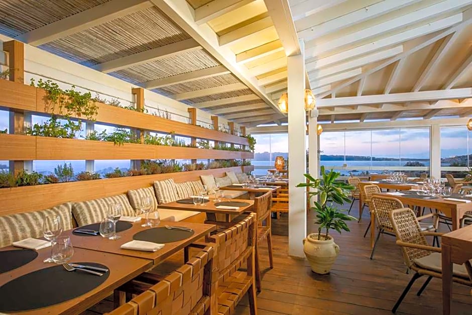 Mangia's Santa Teresa Sardinia, Curio Collection by Hilton