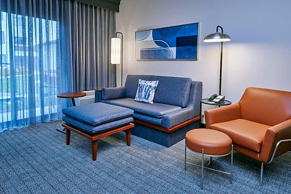 Courtyard By Marriott Detroit Livonia