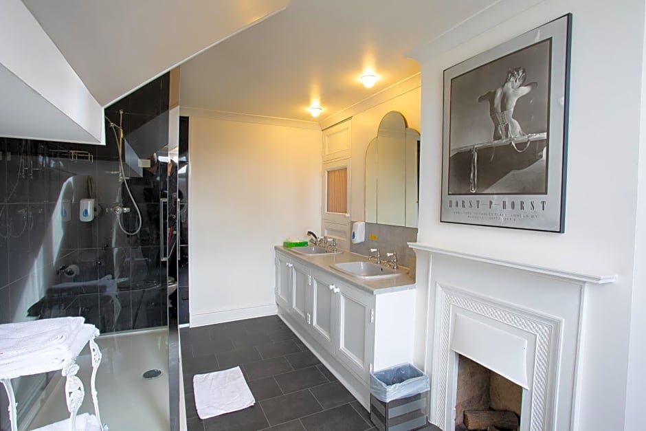 Fines Bayliwick Hotel