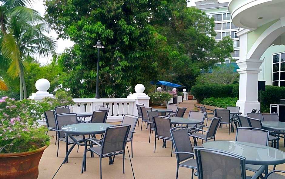 Avillion Admiral Cove Hotel