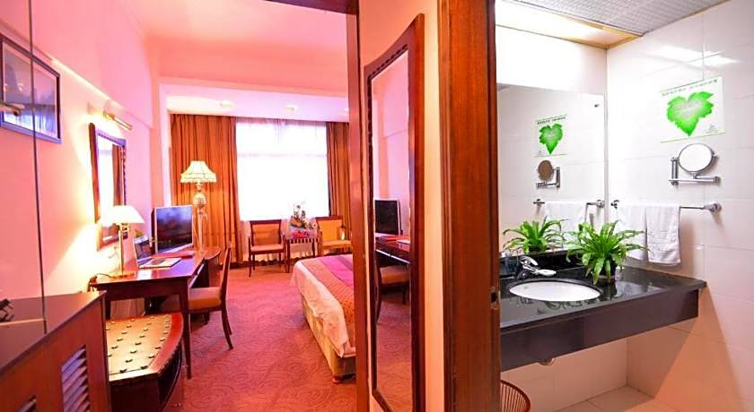 Baodao Exhibition Center Hotel