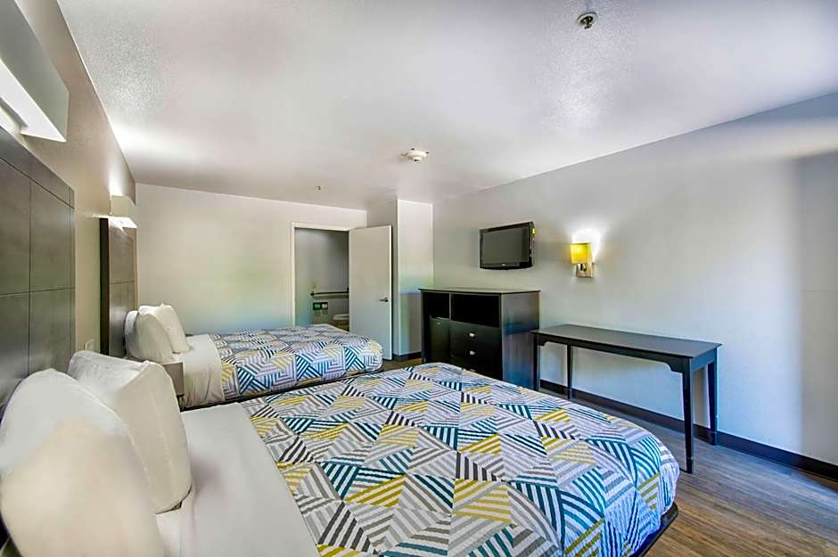 Motel 6 Arlington