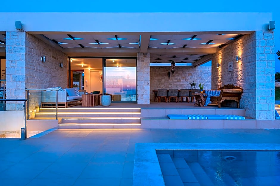 Elias Seafront Luxury Villa