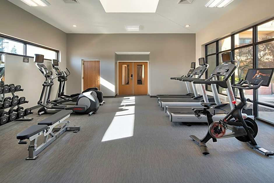 Courtyard by Marriott Bakersfield