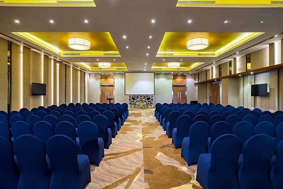 Renaissance by Marriott Ahmedabad Hotel