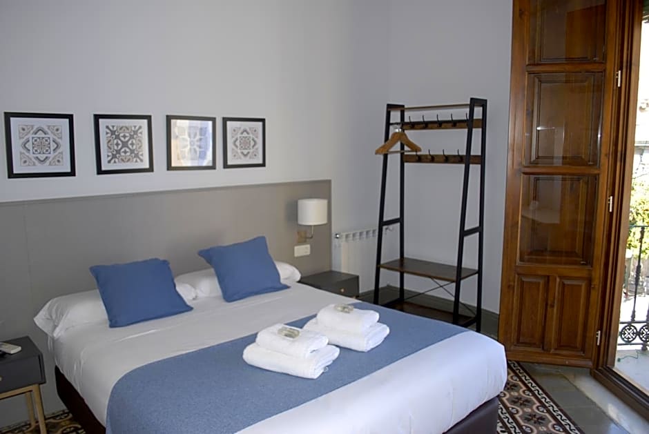 La Perla Granada Suites