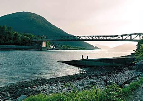 Loch Leven Hotel & Distillery