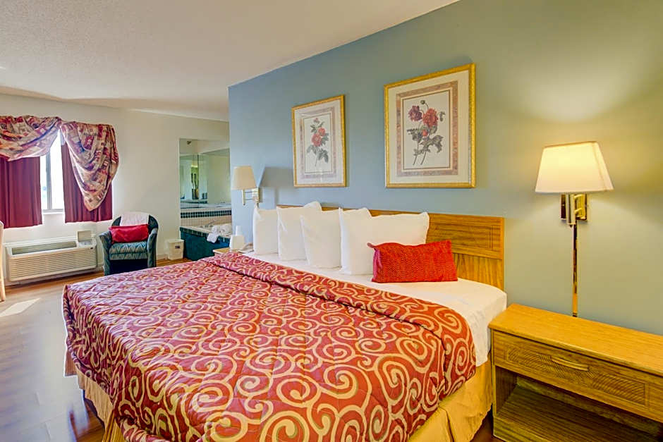 Capital O Amerihost Inn and Suites Mexico Hwy 54 MO