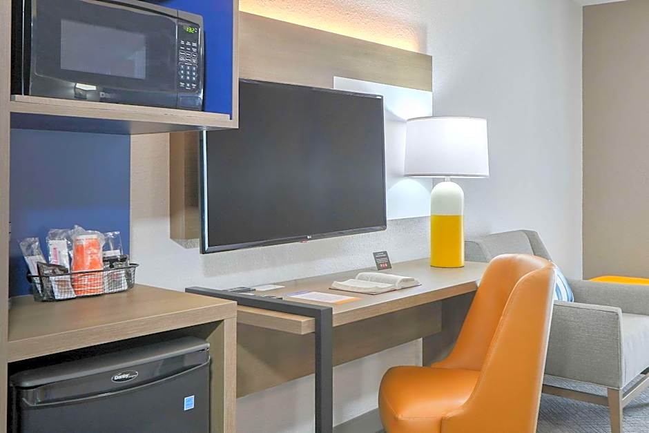 Comfort Inn & Suites At Dollywood Lane
