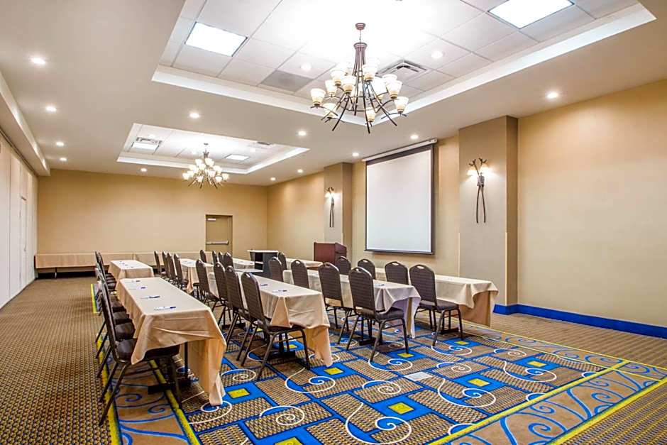 Holiday Inn Express & Suites Albany Airport - Wolf Road By IHG