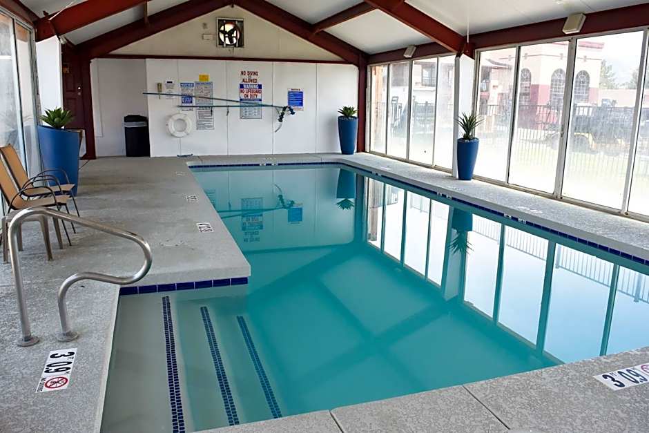 Super 8 by Wyndham Conference Center NAU/Downtown