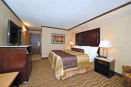 Deluxe Business Queen Room with Two Queen Beds - Non-Smoking