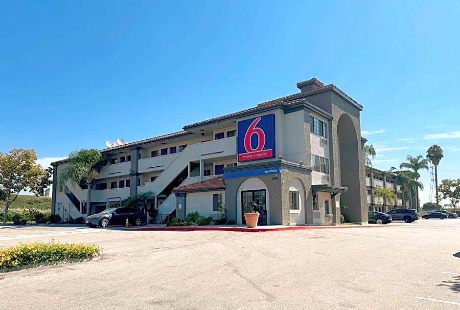 Motel 6-Bellflower, CA - Los Angeles