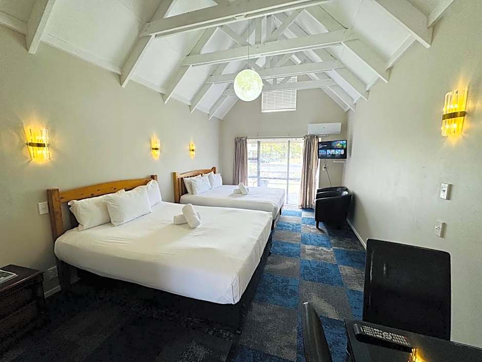 Apex On Fenton Motel