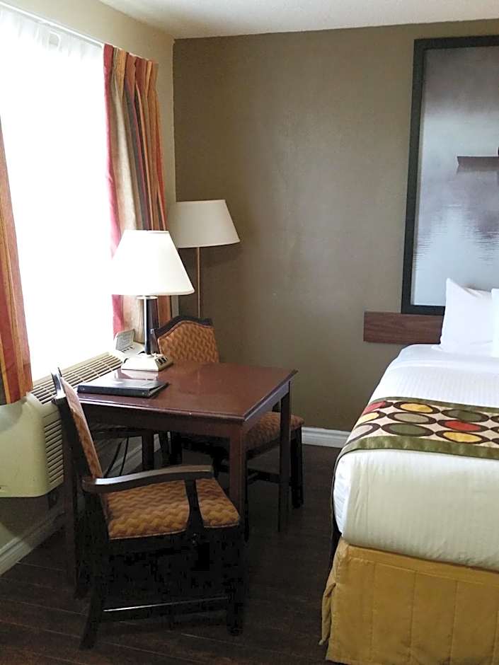 Super 8 by Wyndham Brockville