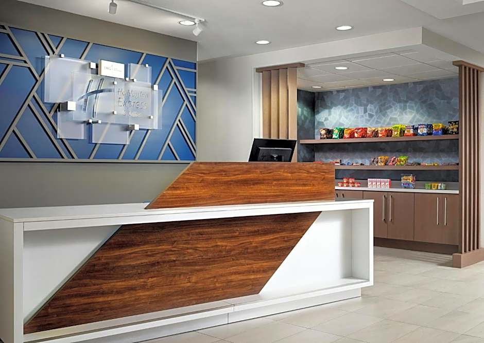 Holiday Inn Express Peru-Lasalle Area By IHG