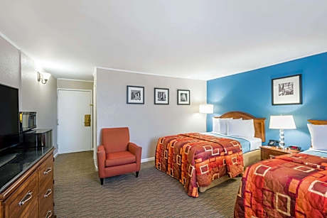 Double Room with Two Double Beds - Mobility Access/Non-Smoking