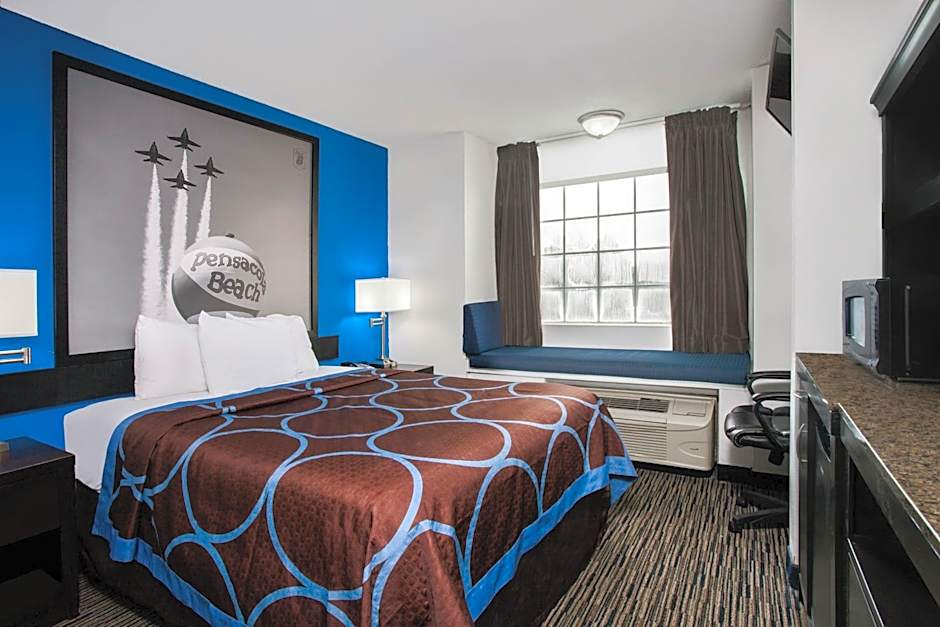 Super 8 by Wyndham Pensacola