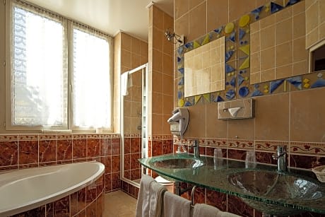 1 King Bed, Non-Smoking, Superior Room, Larger Room, Spacious Bathroom, Bathrobe And Slippers, Twin 