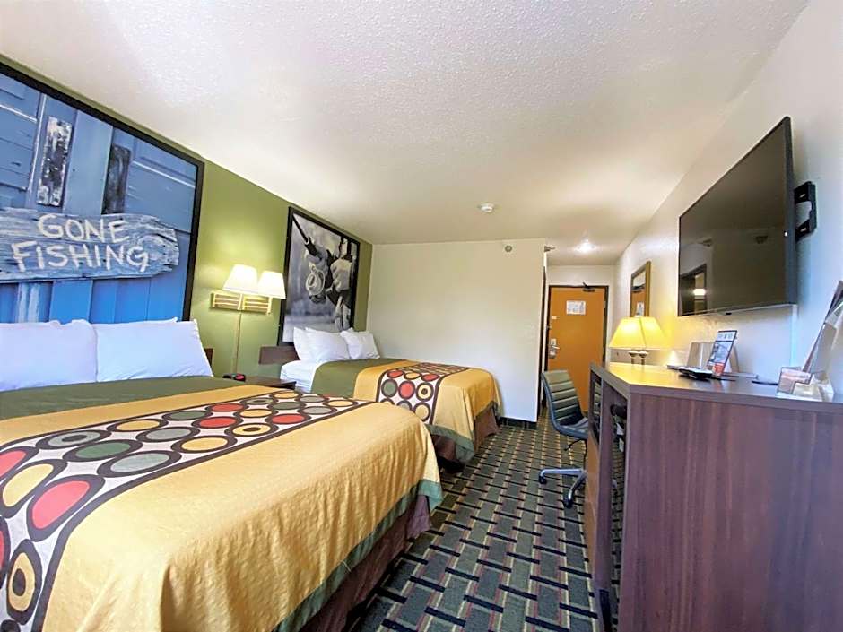 Super 8 by Wyndham Newport News/Jefferson Ave.