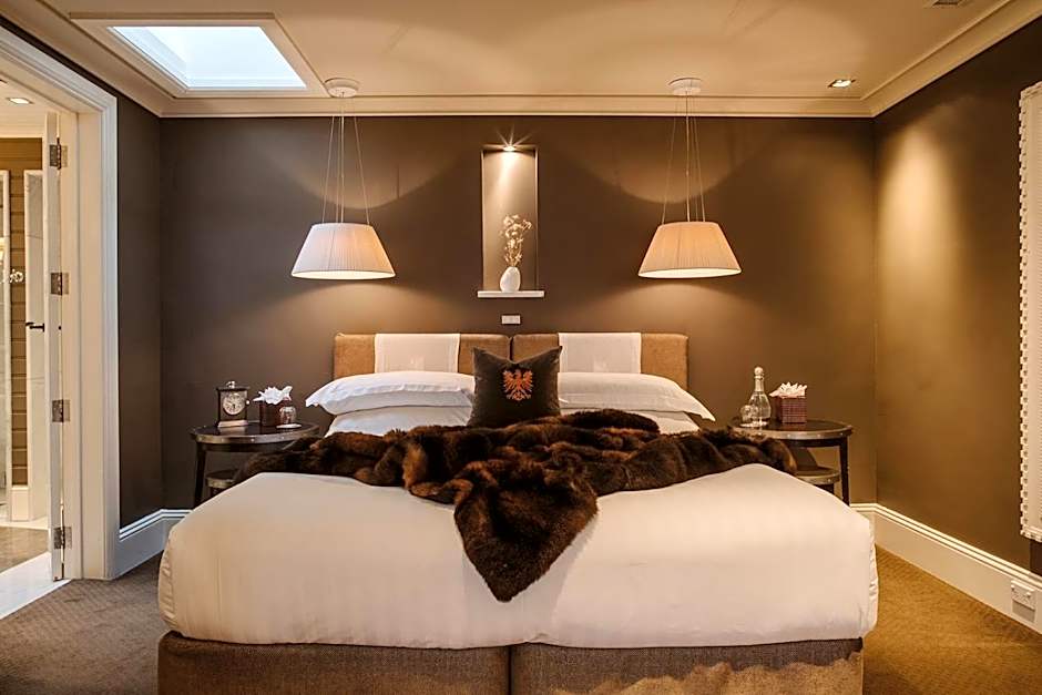 Eichardt's Private Hotel & Lakefront Apartments