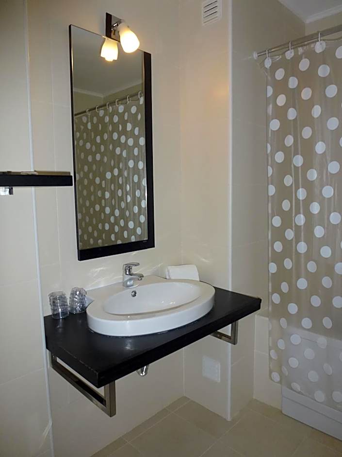 Photo 1 of 5 of Double Room