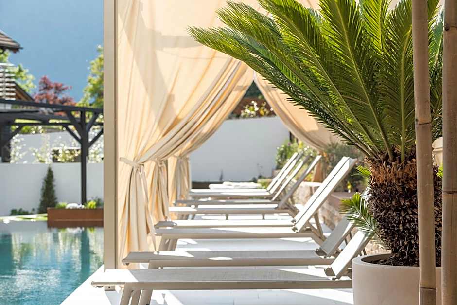 Merangardenvilla adults only