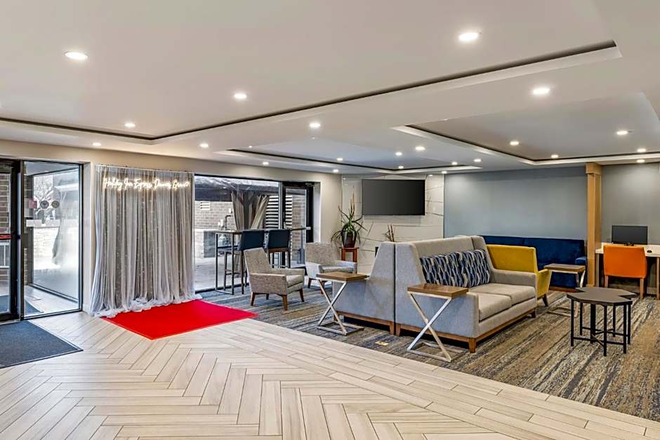 Holiday Inn Express Chicago-Downers Grove By IHG