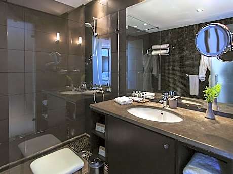 Premium King Room with Sea View