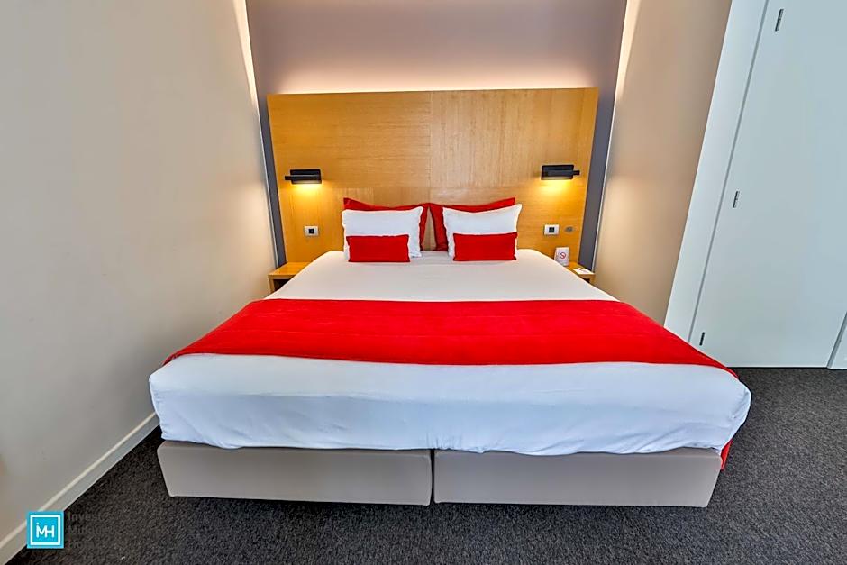Hotel Husa De La Couronne