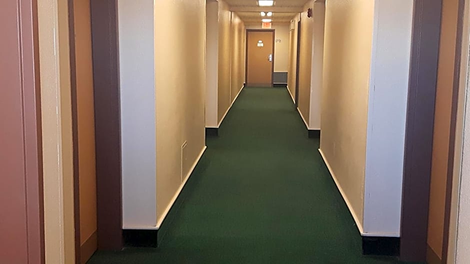 Super 8 by Wyndham Moose Jaw SK